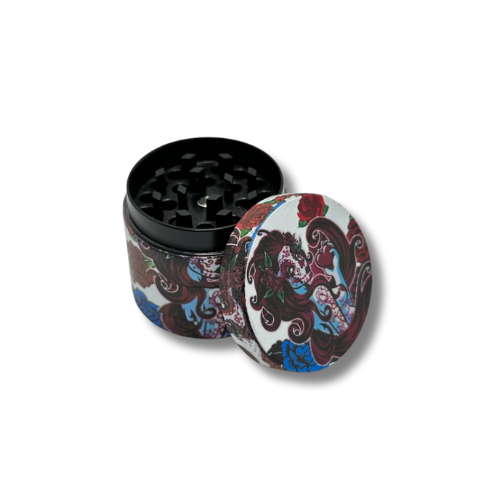 Grinder Metálico Calavera Catrina Guindo – 4 Piezas – Diseño 360° (Mini)